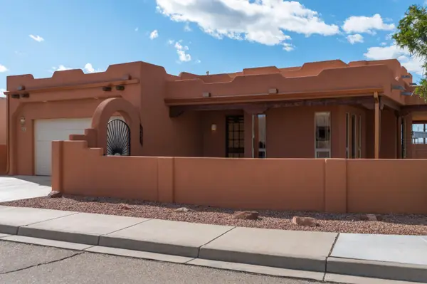 2203 Calle De Silverio Sw, Los Lunas, NM 87031