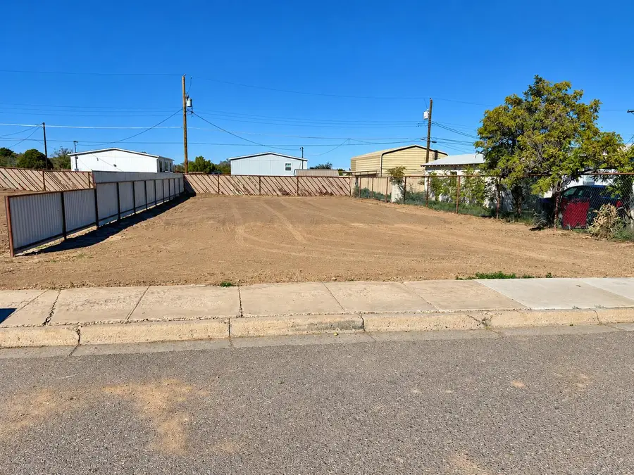 1128 W Castillo Avenue, Belen, NM 87002 - #2