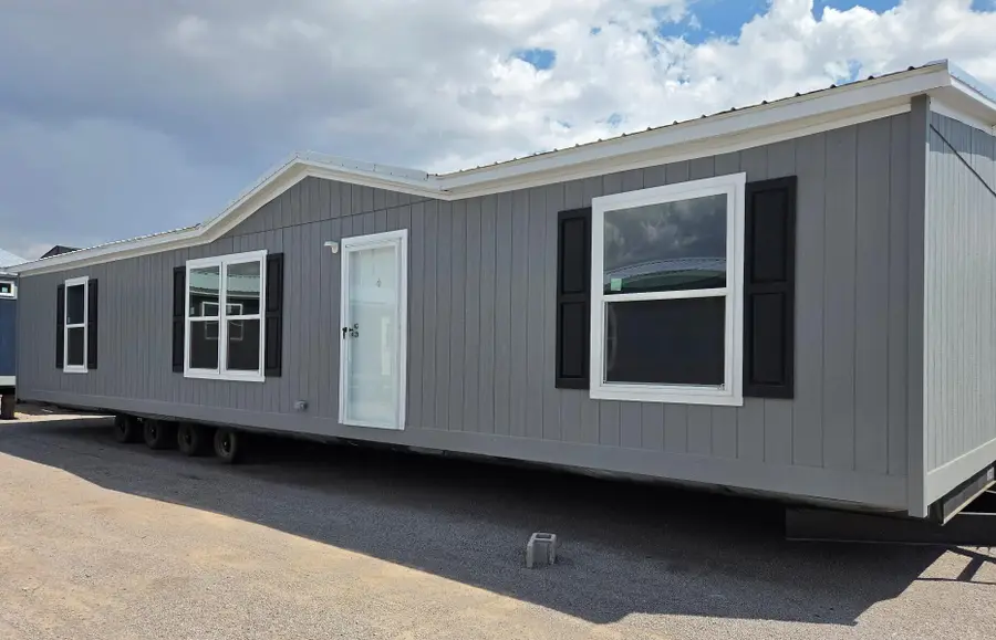 1128 W Castillo Avenue, Belen, NM 87002 - #3