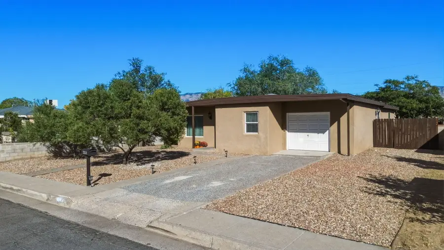 2834 Madison Street Ne, Albuquerque, NM 87110 - #3