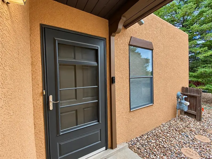 2838 N Paseo De Los Pueblos Ne #APT 6, Santa Fe, NM 87507 - #2