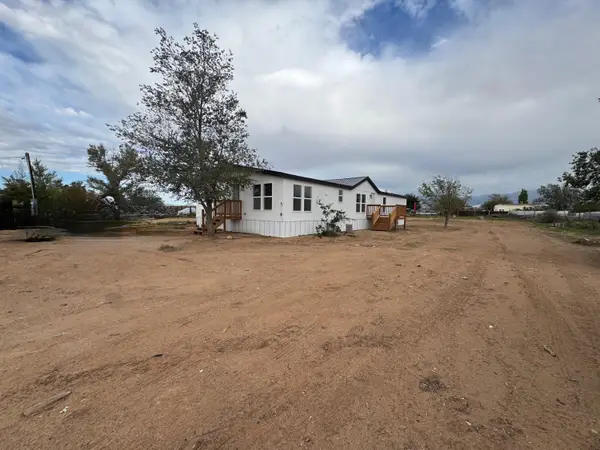 4 Venado Court, Los Lunas, NM 87031