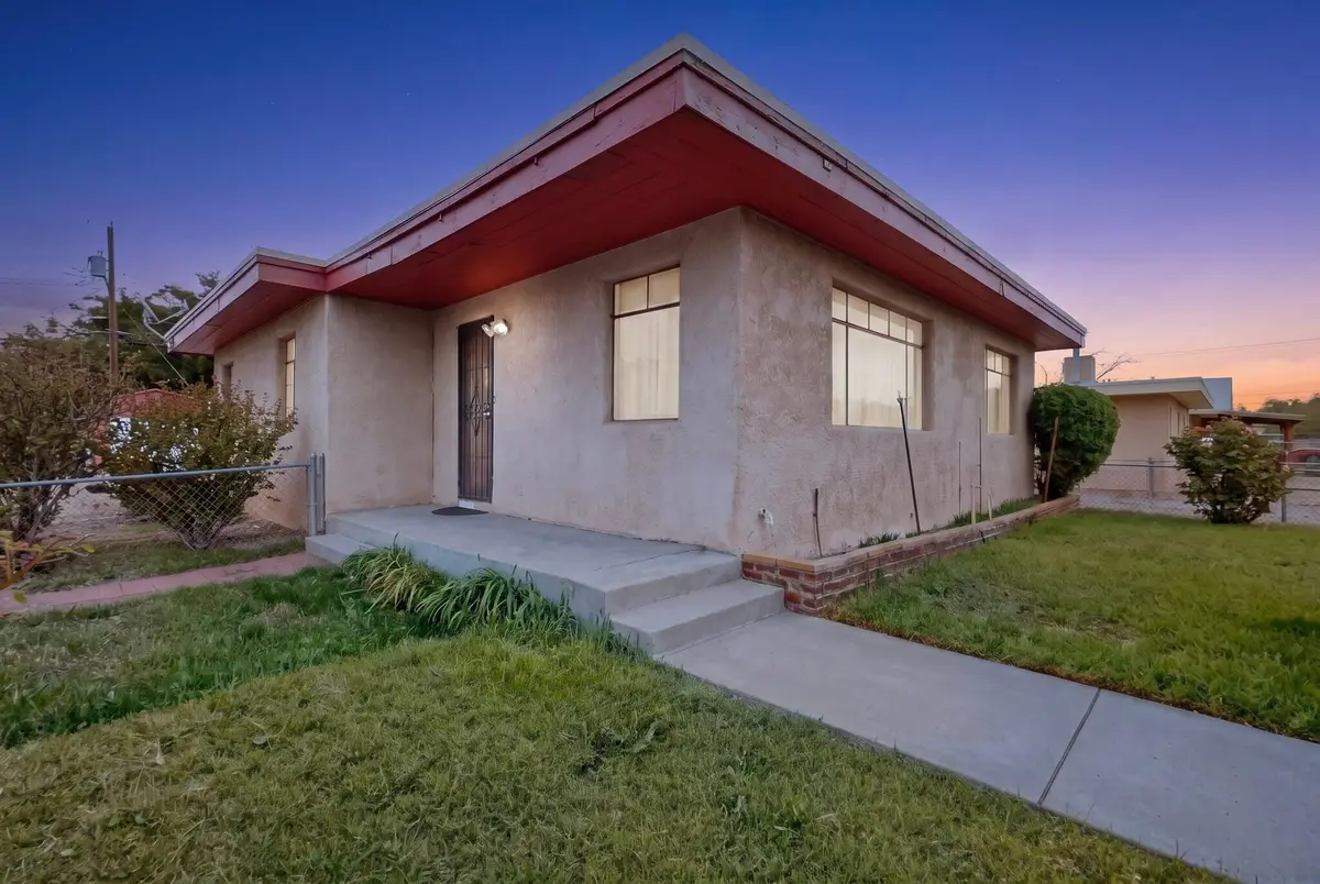 212 Vermont Street Se, Albuquerque, NM 87108 - #1