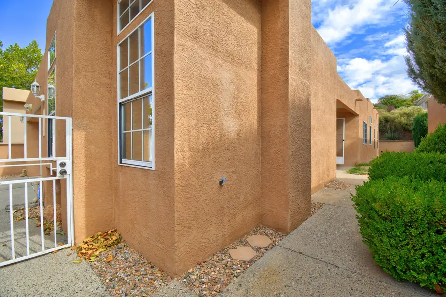 5724 Peppertree Place Ne, Albuquerque, NM 87111 - #2
