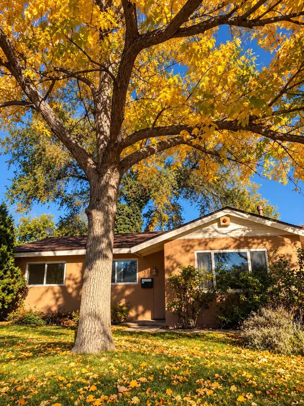 1522 Conchas Street Ne, Albuquerque, NM 87112
