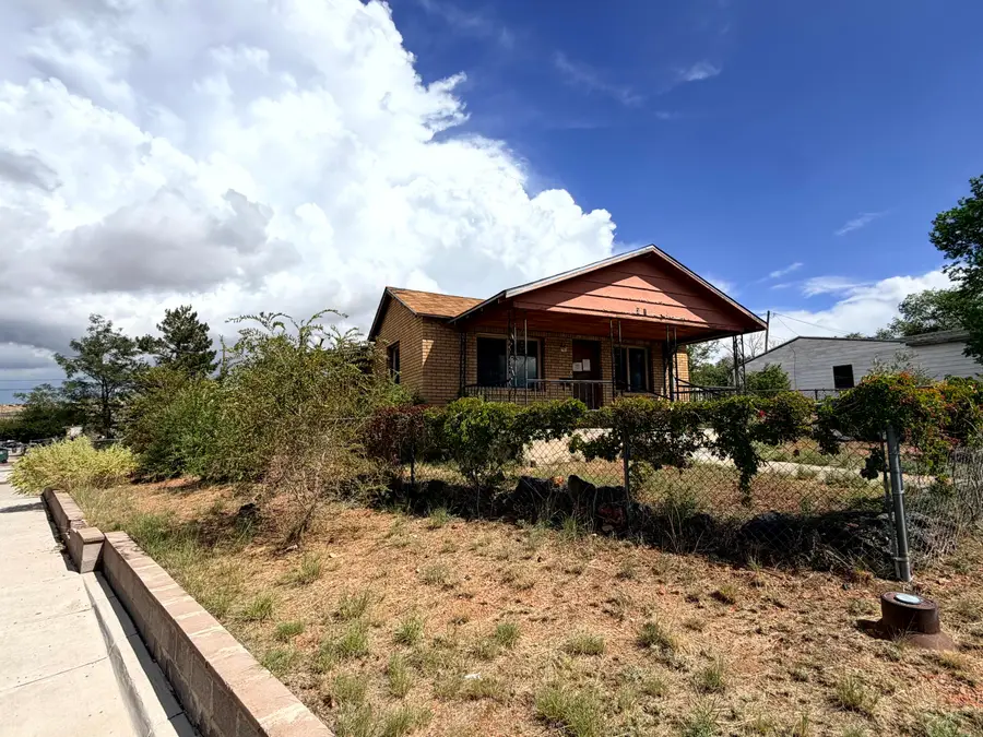 301 E Adams Avenue, Gallup, NM 87301 - #3