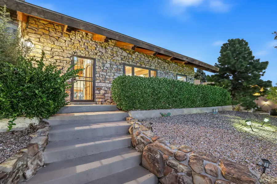 3520 Camino De La Sierra Ne, Albuquerque, NM 87111 - #2