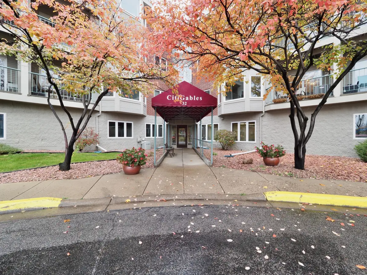 32 11th Avenue S #303, Hopkins, MN 55343 - Image #1