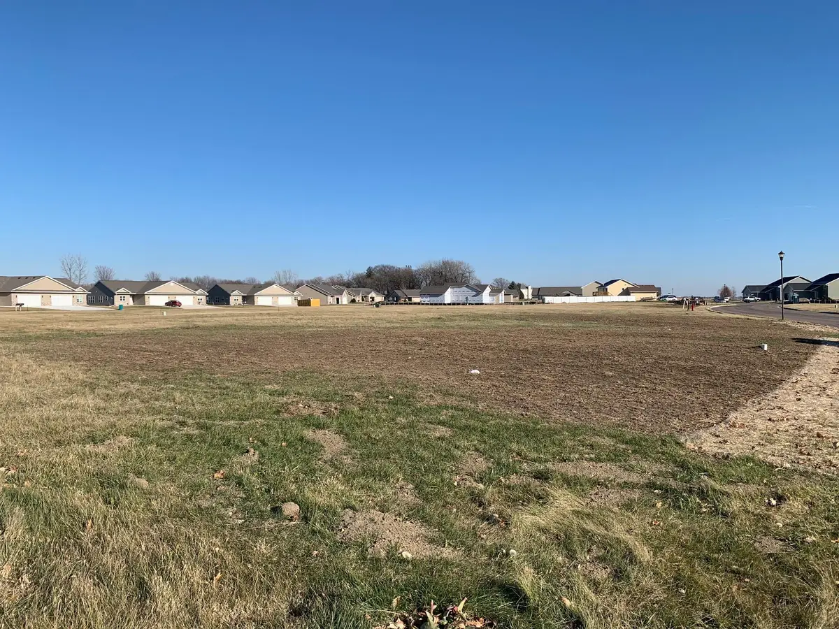 859 Escalade Lane Se, Owatonna, MN 55060 - Image #1