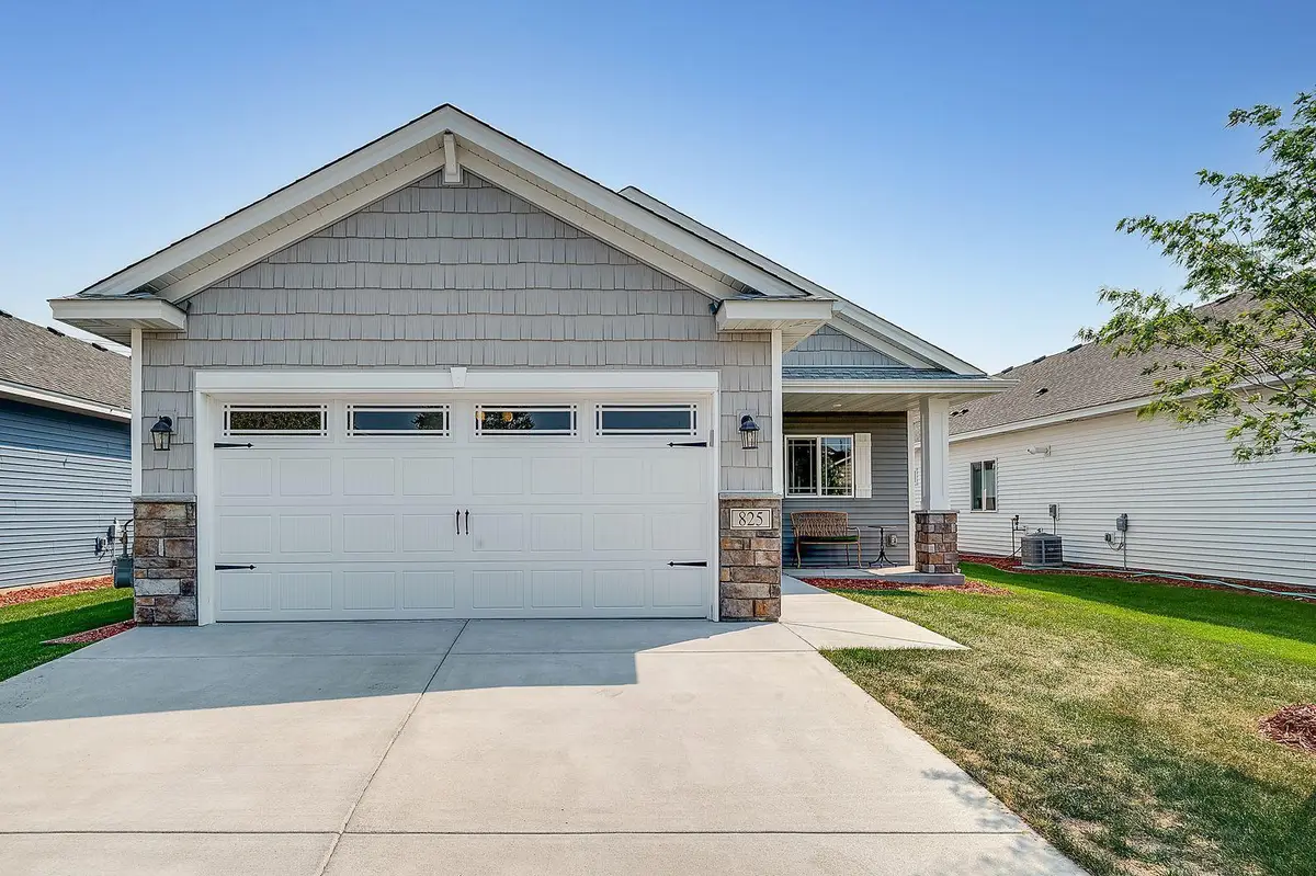 825 Golden Way Nw, Isanti, MN 55040 - Image #1
