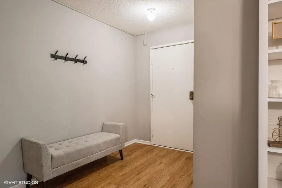 1304 W Medicine Lake Drive #202, Plymouth, MN 55441 - Image #2