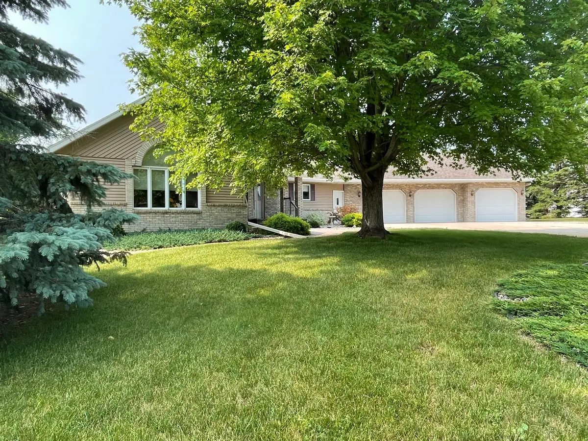1500 Mc Auliffe Place Nw, Alexandria, MN 56308 - Image #1