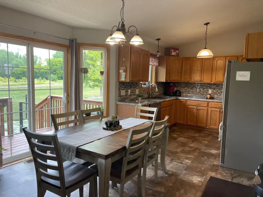 520 Harriett Drive, Marshall, MN 56258 - Image #2