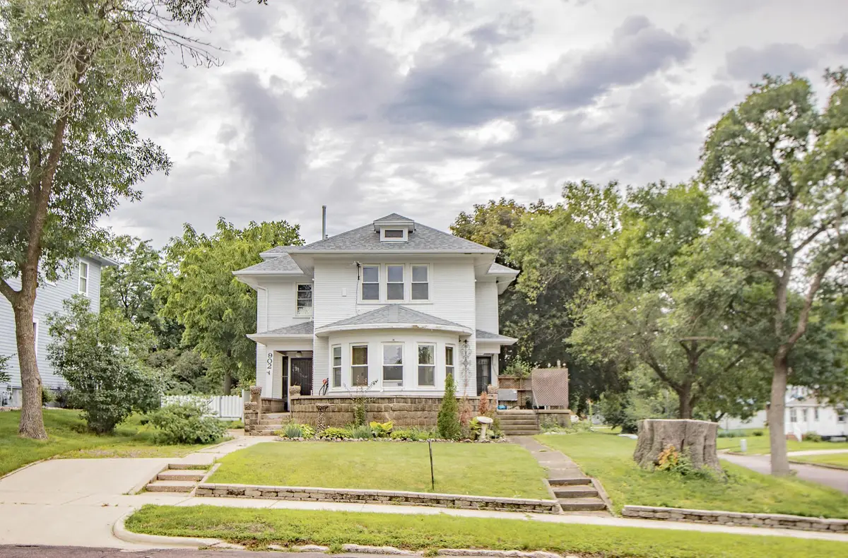 902 White Street, Jackson, MN 56143 - Image #1