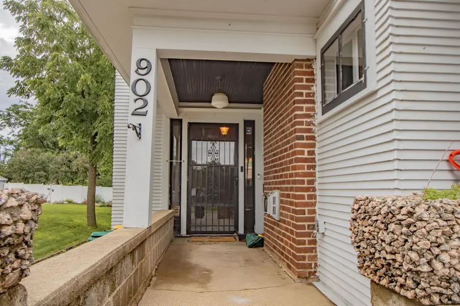 902 White Street, Jackson, MN 56143 - Image #2