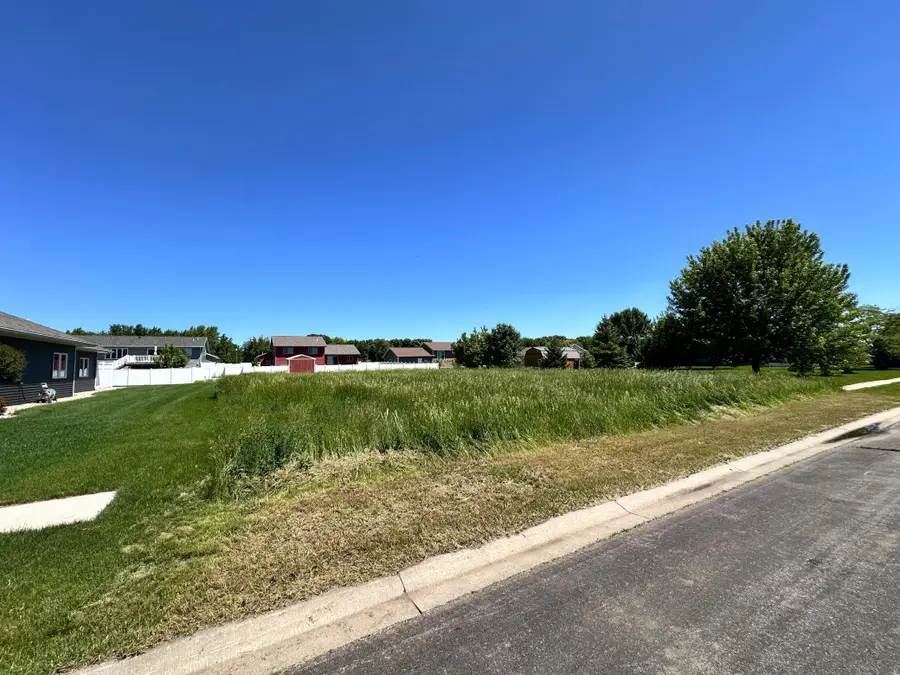 704 Andrew Street, Marshall, MN 56258 - Image #3