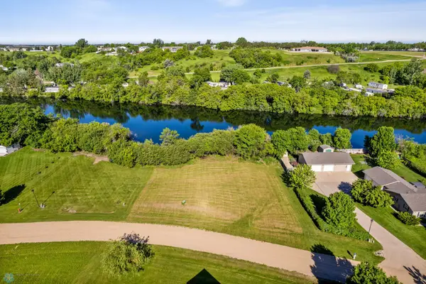 1703 Island Park Drive, Jamestown, ND 58401