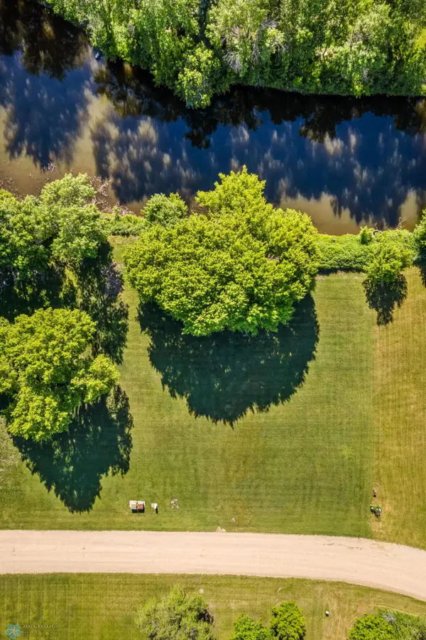 1506 Island Park Drive, Jamestown, ND 58401