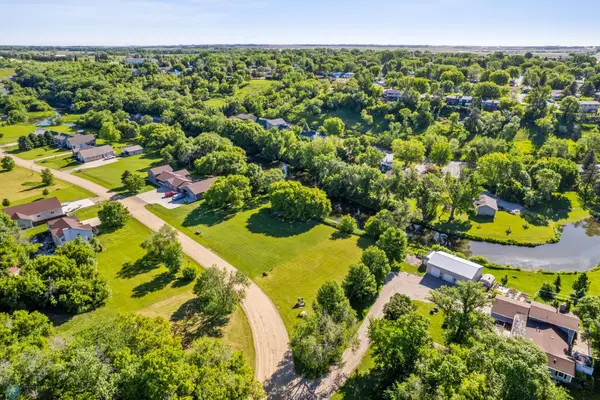 1502 Island Park Drive, Jamestown, ND 58401