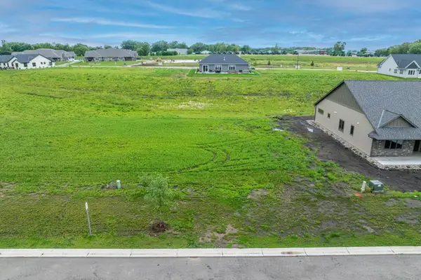 1014 Mahoe Way, Mankato, MN 56001