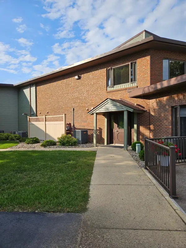 808 Lake Chapeau Drive #108, Albert Lea, MN 56007