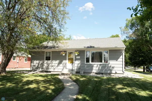 1304 11th Street N, Moorhead, MN 56560