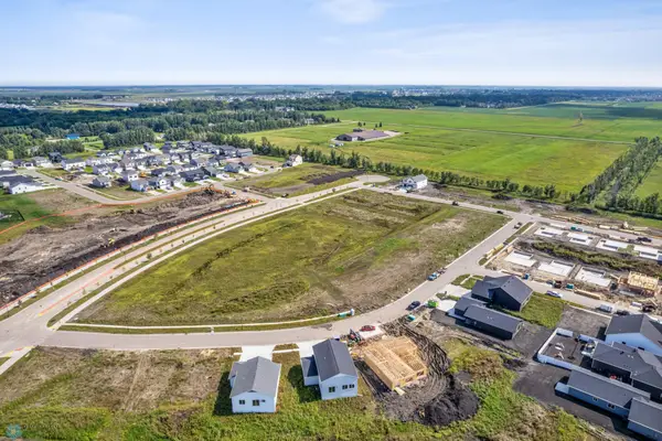 5853 James Drive W, West Fargo, ND 58047