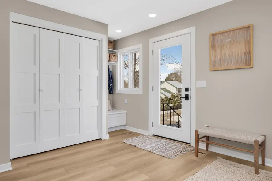 870 Lakeview Avenue, Saint Paul, MN 55117 - #2