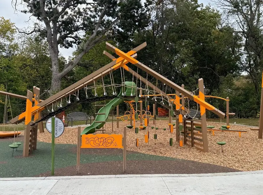 2407 Laurie Court W, Roseville, MN 55113 - Image #2