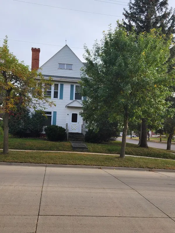 102 3rd Street Se, Pipestone, MN 56164