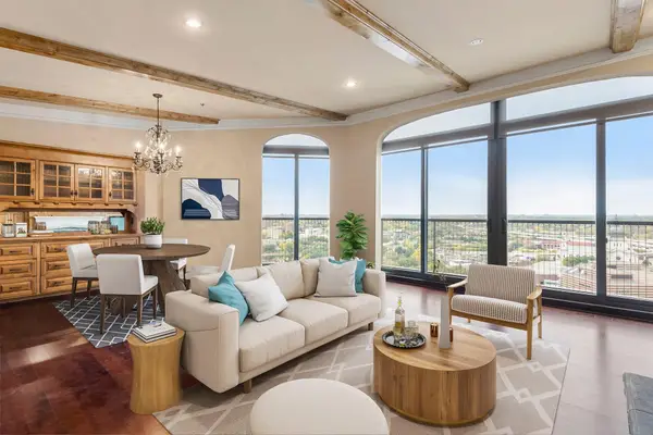 1201 Yale Place #2303, Minneapolis, MN 55403