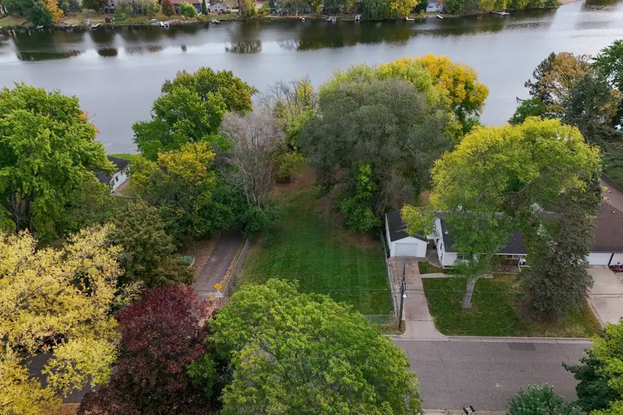 489 Gentry Avenue N, Oakdale, MN 55128 - Image #2