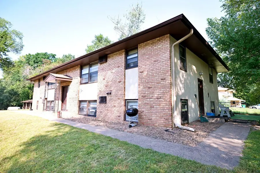 4811 Lakeview Avenue N, Brooklyn Center, MN 55429 - Image #2