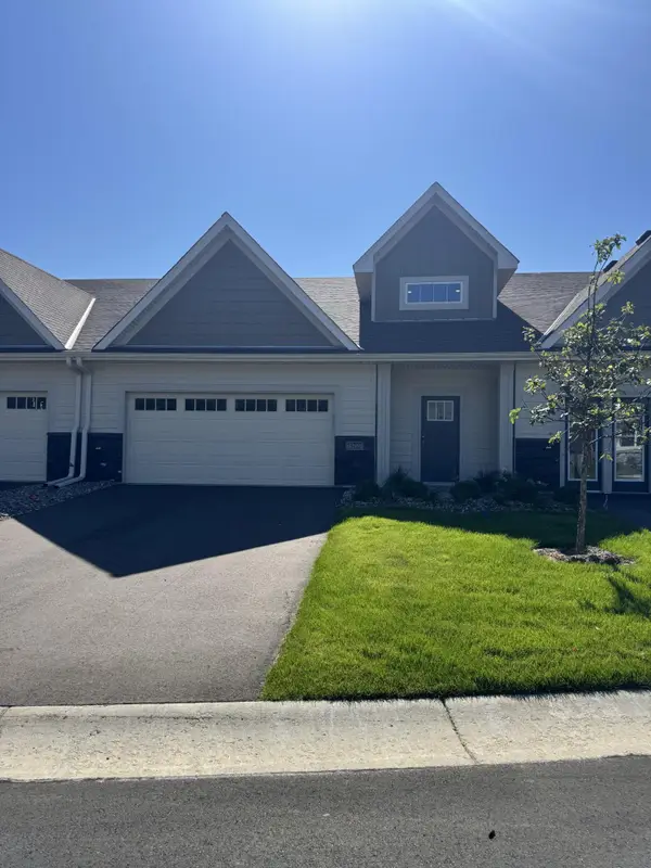 13727 Hollybrook Circle, Apple Valley, MN 55124