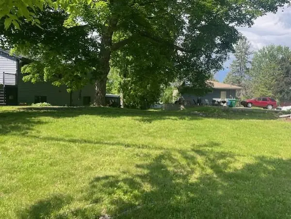 1689 Canary Lane, Mound, MN 55364