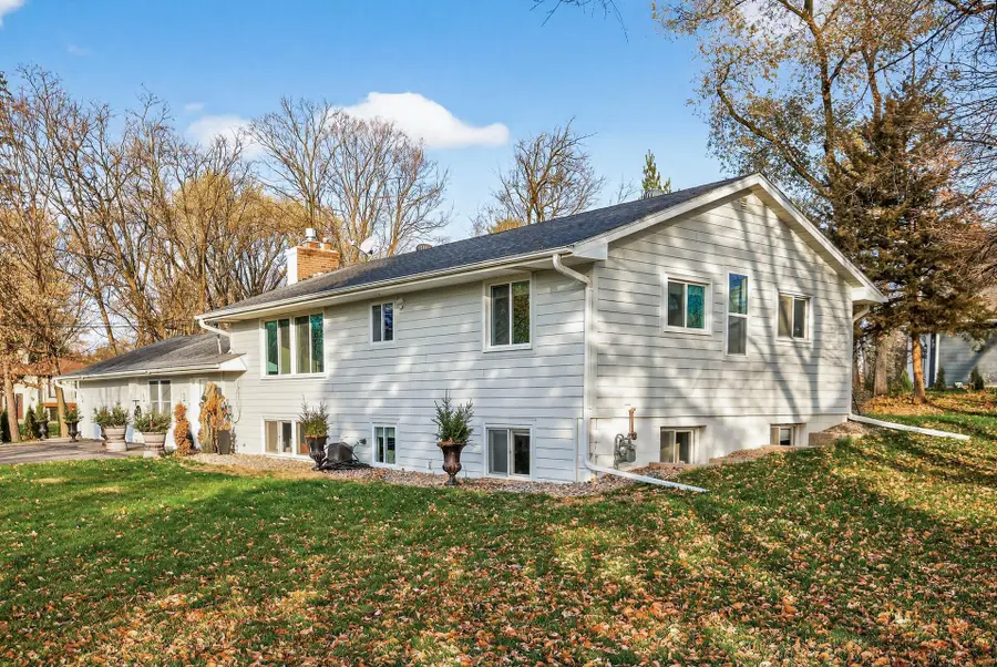 201 Townes Lane, Wayzata, MN 55391 - Image #3