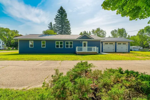 402 E Iowa Street, Elmore, MN 56027
