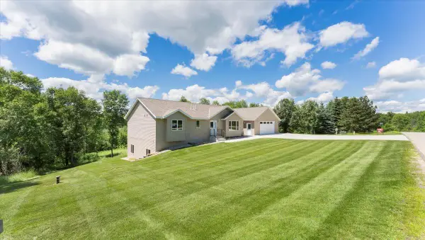 9032 Breezy Circle Nw, Alexandria, MN 56308