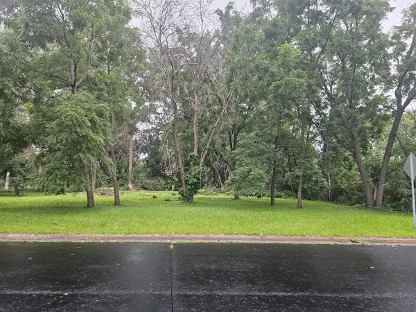 822 Palm Court, Maplewood, MN 55109