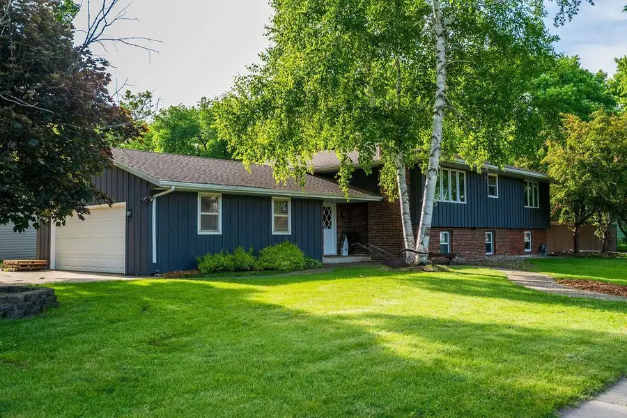 900 13th Avenue Sw, Willmar, MN 56201 - Image #2
