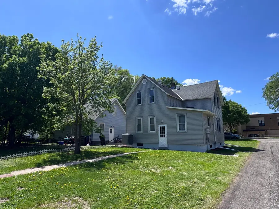 915 S Union Avenue, Fergus Falls, MN 56537 - Image #2