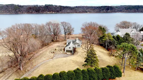 16 Point Road, Bayport, MN 55003