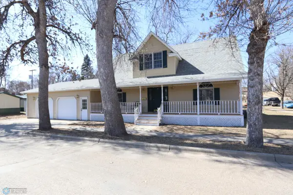 202 Cleveland Street, Enderlin, ND 58027