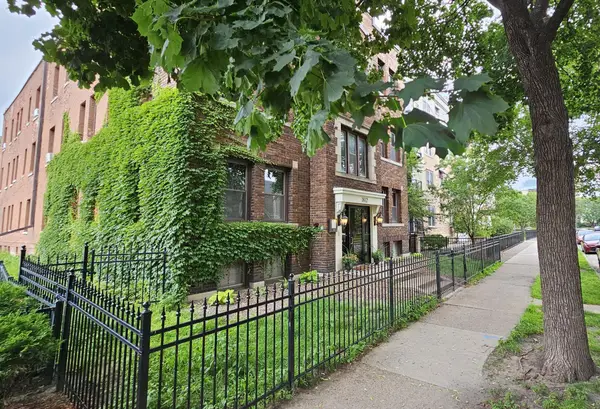 1812 Clinton Avenue #101, Minneapolis, MN 55404