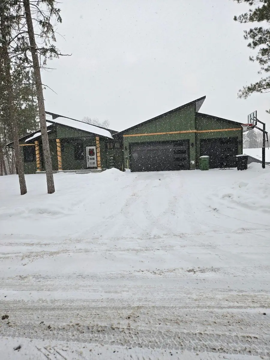 707 Shryer Avenue W, Roseville, MN 55113 - Image #2