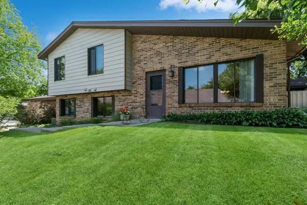 1044 Zanzibar Lane N, Plymouth, MN 55447