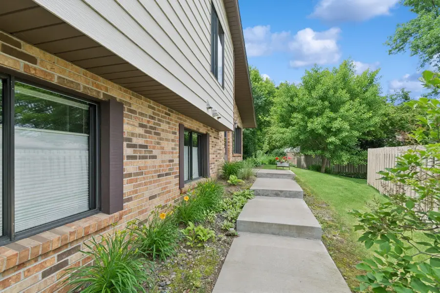 1044 Zanzibar Lane N, Plymouth, MN 55447 - Image #3