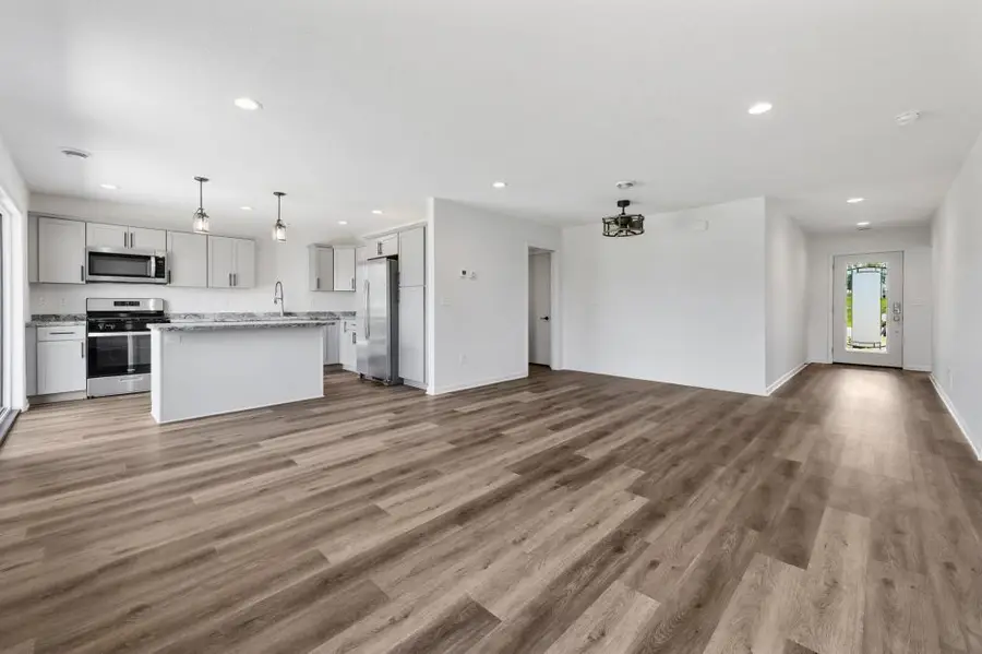 307 Sunset Avenue, Mountain Lake, MN 56159 - Image #3