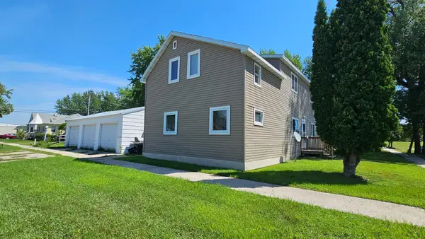 126 3rd Avenue S, Wahpeton, ND 58075