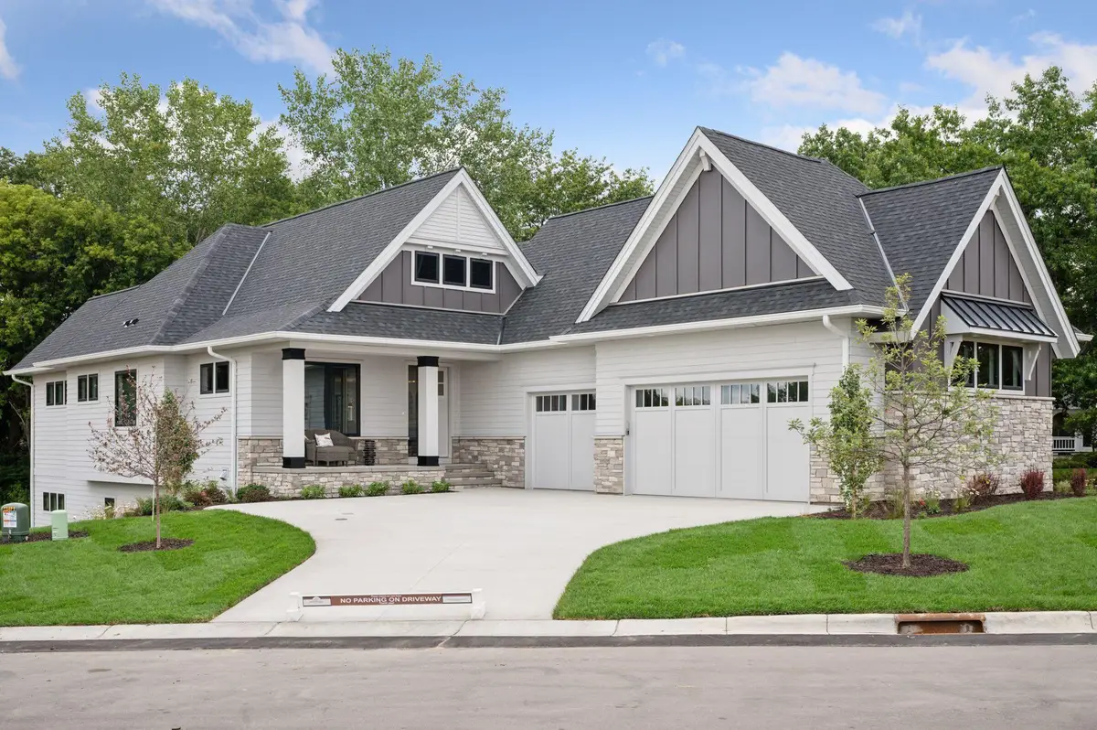 592 Harbor Court, Shoreview, MN 55126 - Image #1